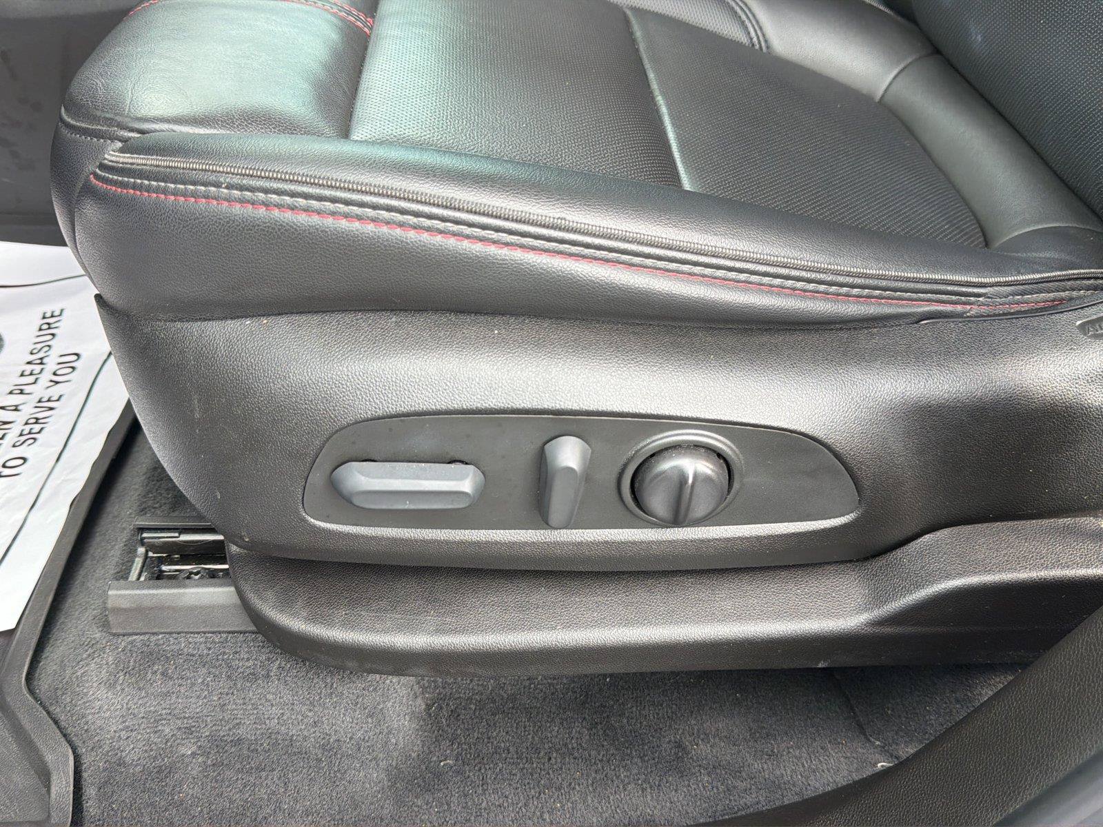 Used 2022 Chevrolet Traverse RS FWD image 25