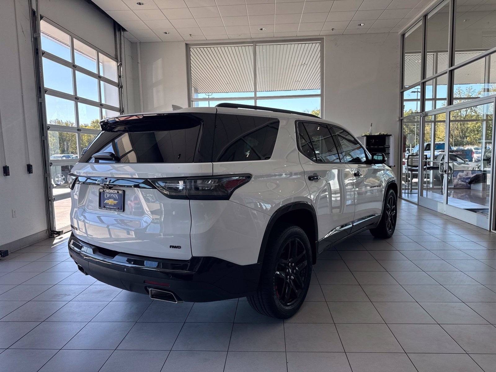 Used 2019 Chevrolet Traverse Premier w/ Redline Edition AWD/4WD image 4