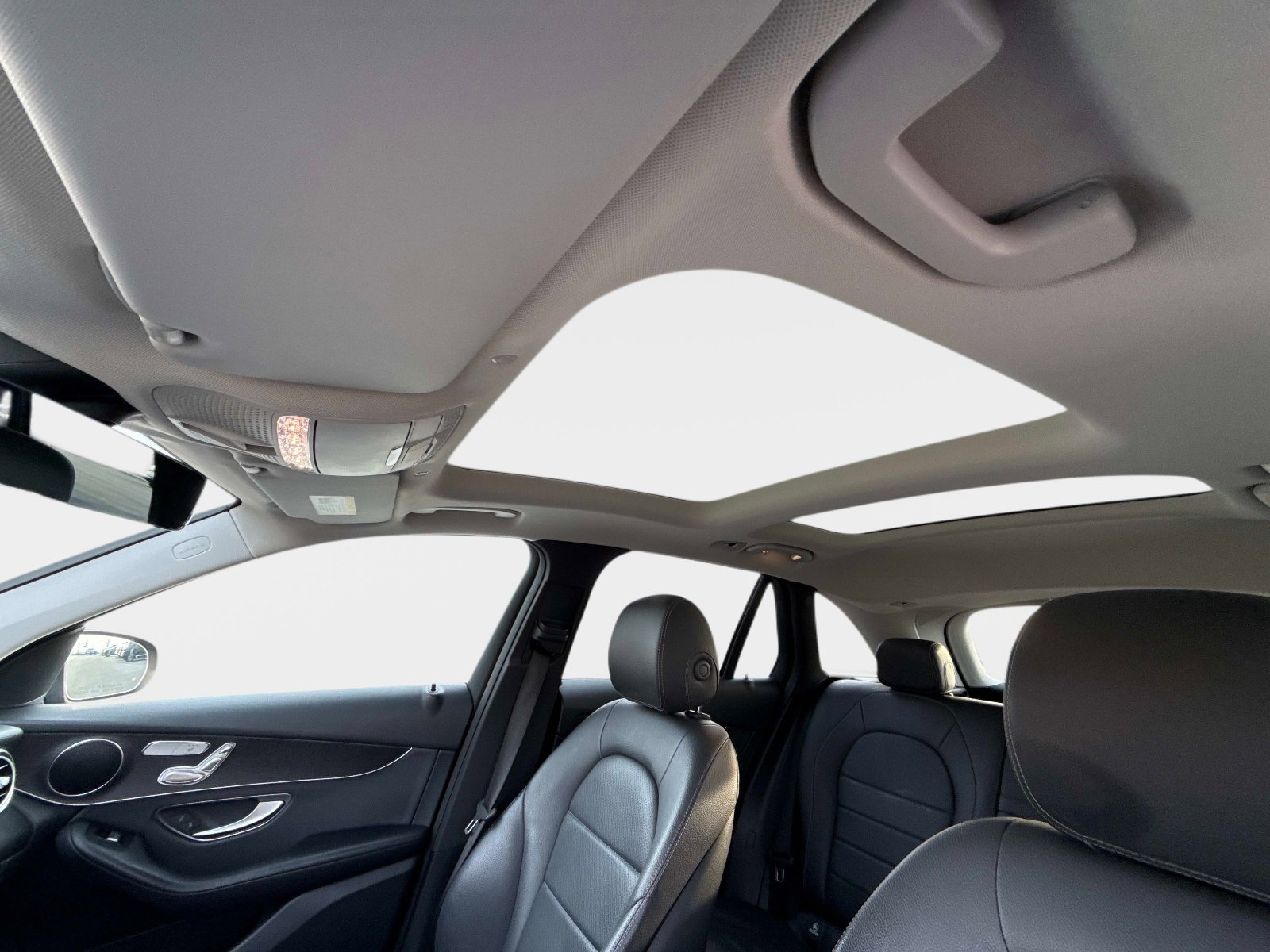 Used 2021 Mercedes-Benz GLC 300 4MATIC image 34