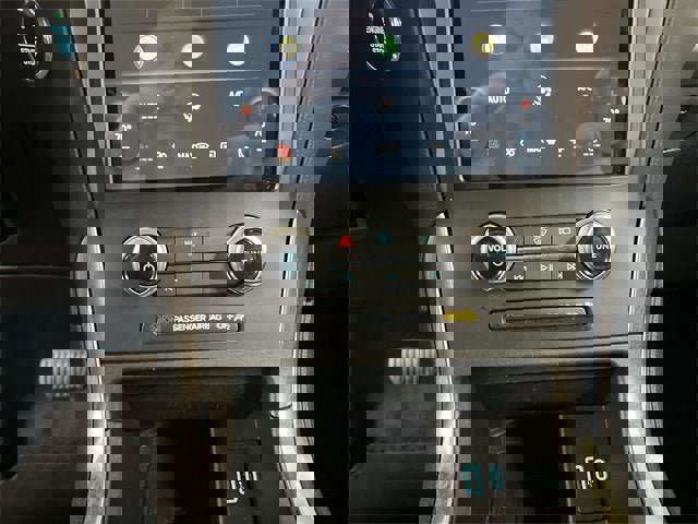 Used 2024 Ford Edge Titanium image 17