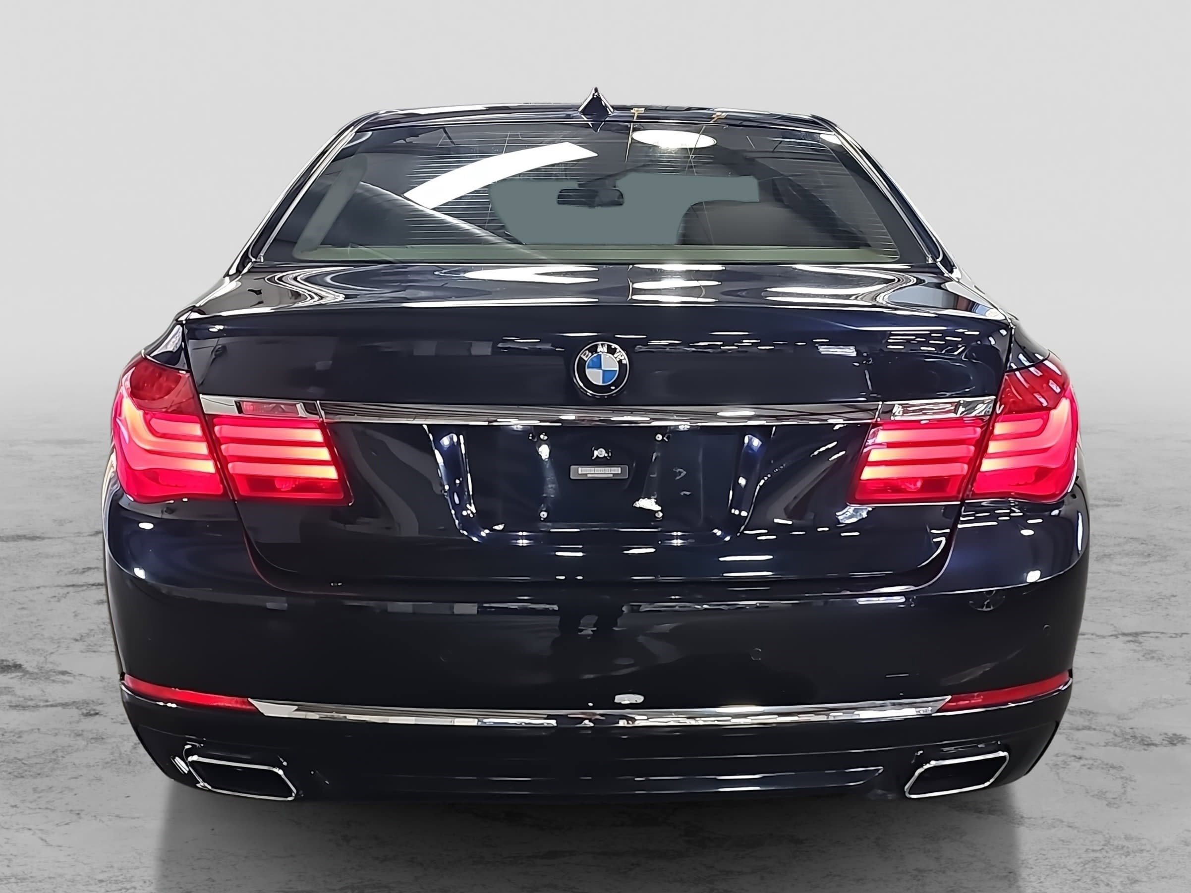 Used 2013 BMW 750Li image 6