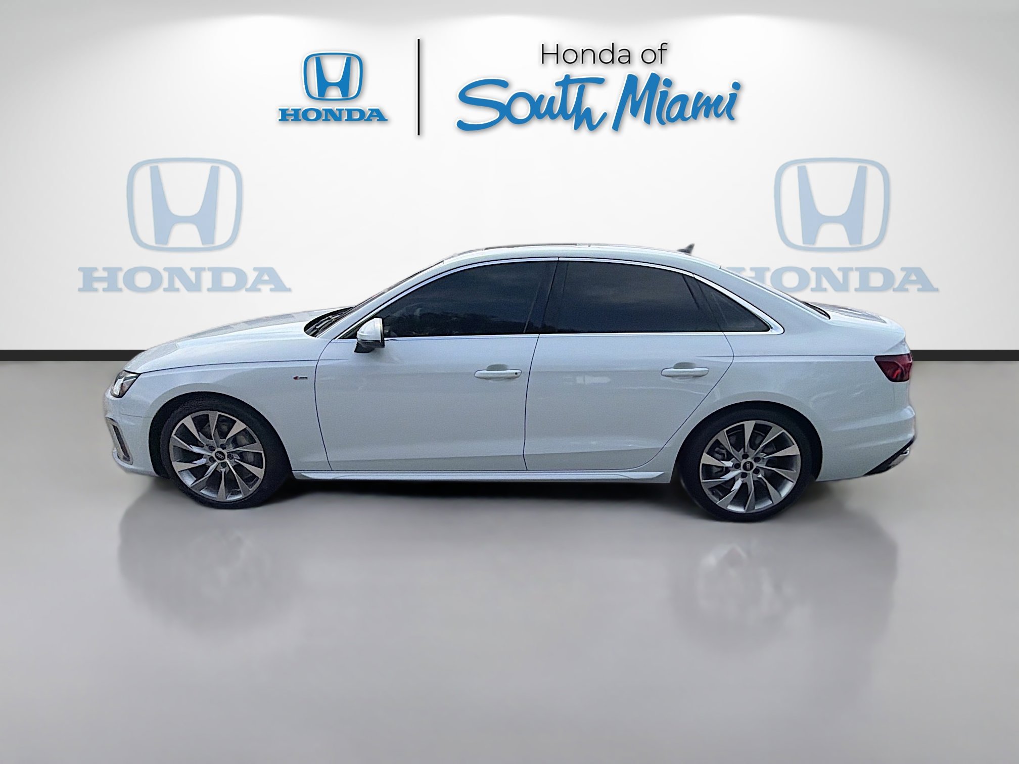 Used 2023 Audi A4 2.0T Premium Plus w/ Premium Plus Package image 4