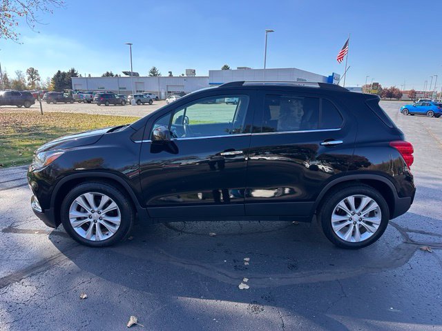 Used 2020 Chevrolet Trax Premier FWD image 2