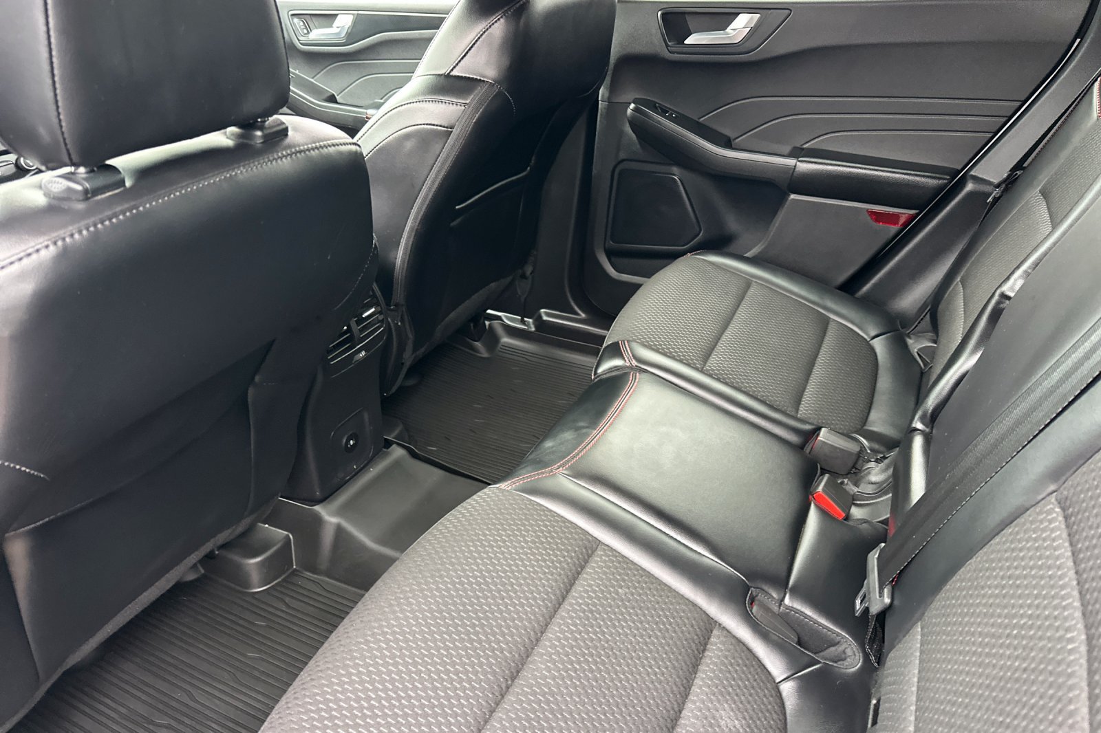 Used 2023 Ford Escape ST-Line Select w/ Tech Pack #1 AWD/4WD image 12