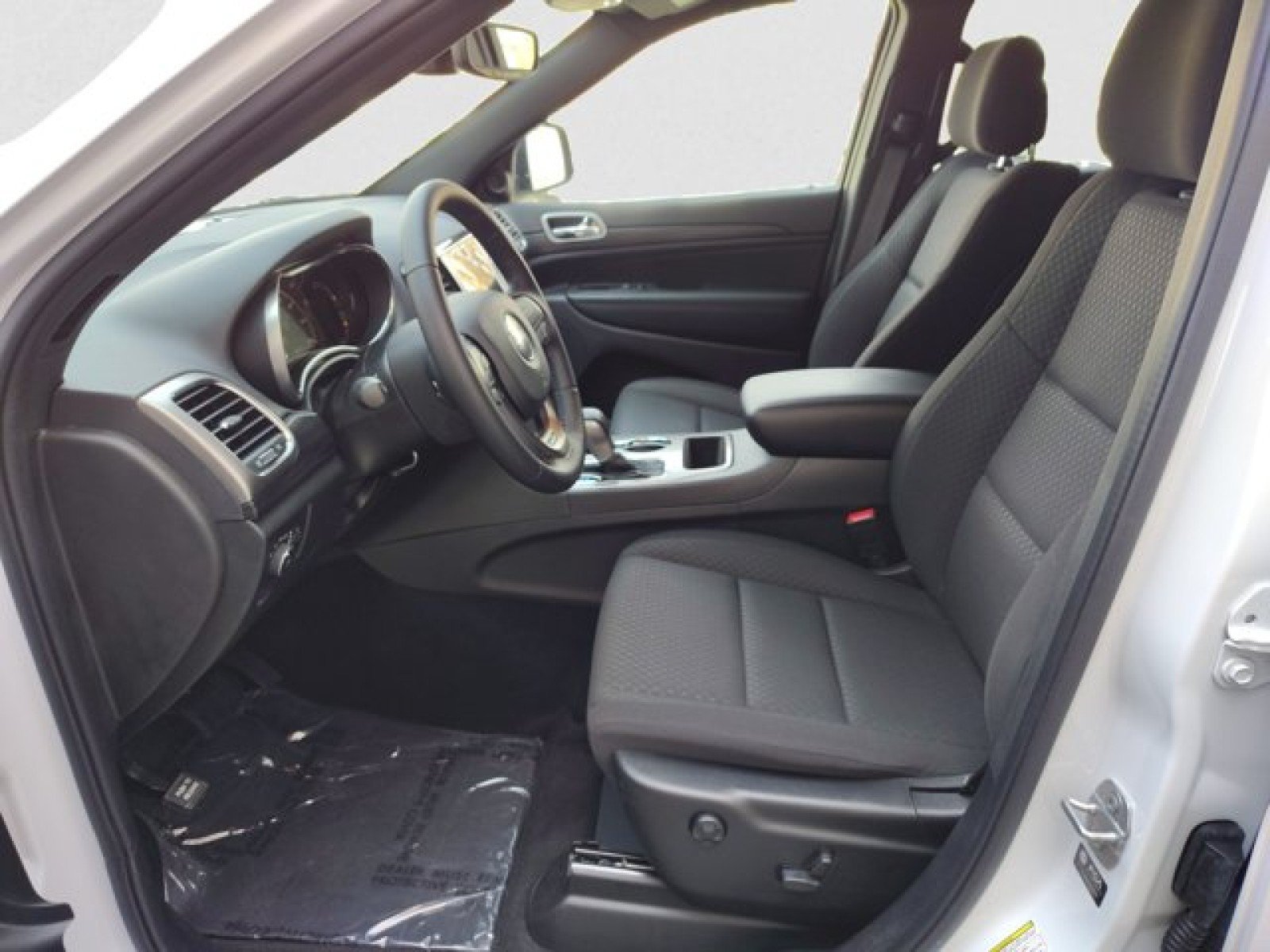 Used 2022 Jeep Grand Cherokee Laredo E AWD/4WD image 10