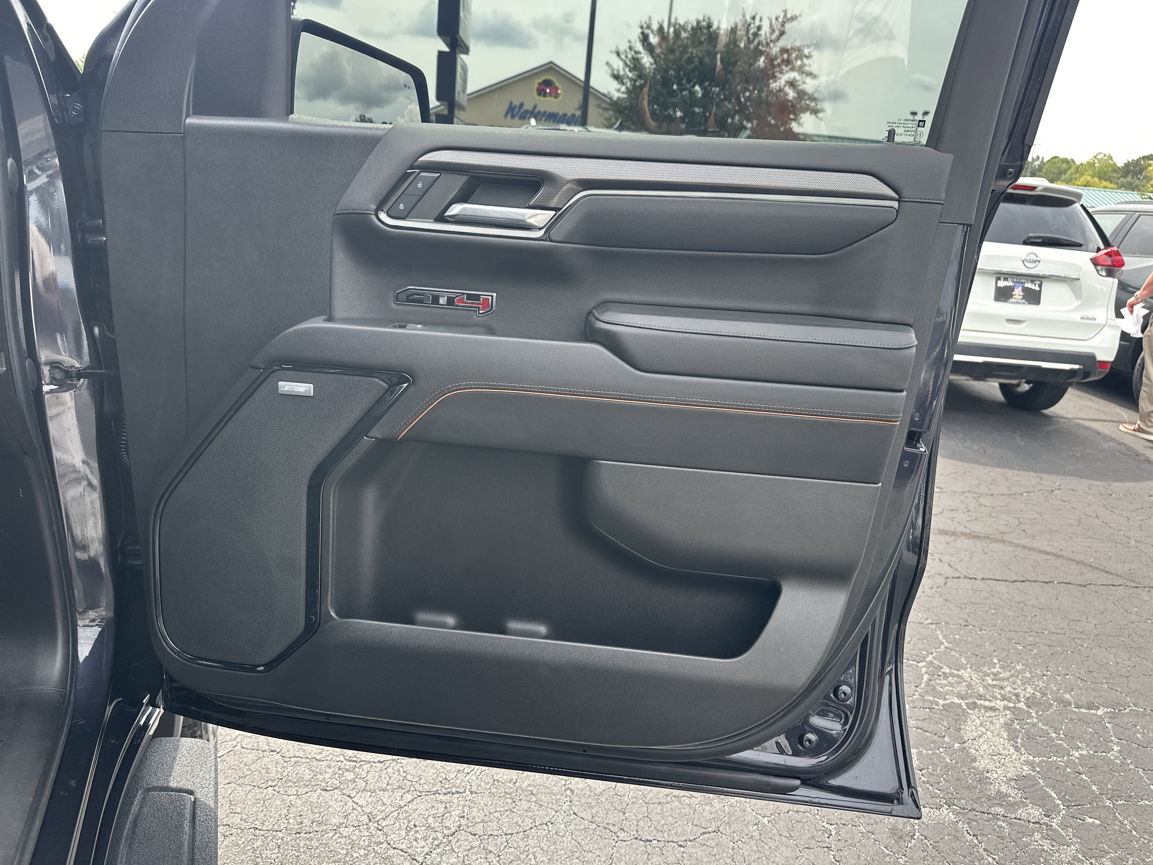 Used 2023 GMC Sierra 1500 AT4 w/ Technology Package image 15