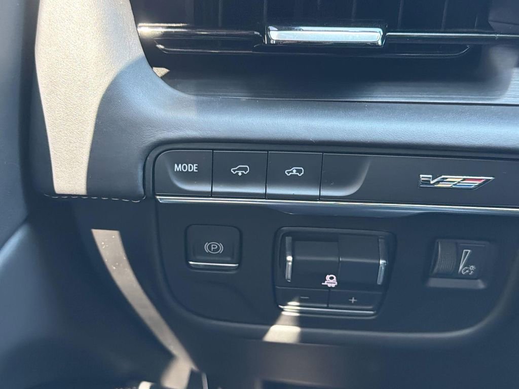 Certified 2023 Cadillac Escalade V w/ LPO, ONYX Package AWD/4WD image 19