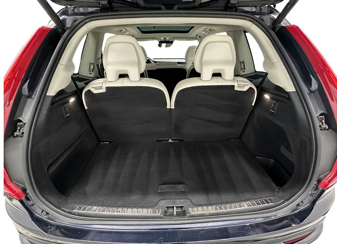 Used 2016 Volvo XC90 T6 Momentum image 13