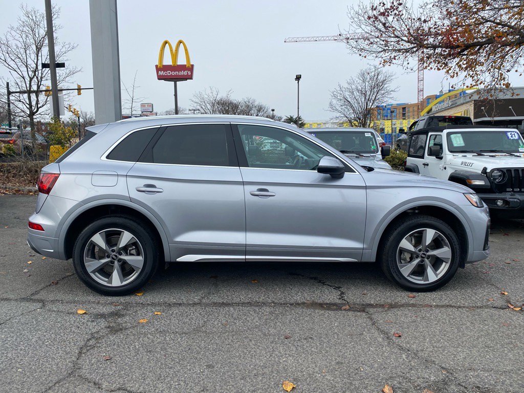 Used 2023 Audi Q5 2.0T Premium Plus w/ Premium Plus Package image 2