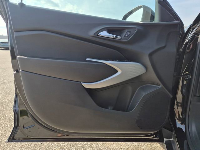 Used 2024 Chevrolet Trax LS w/ LS Convenience Package FWD image 13