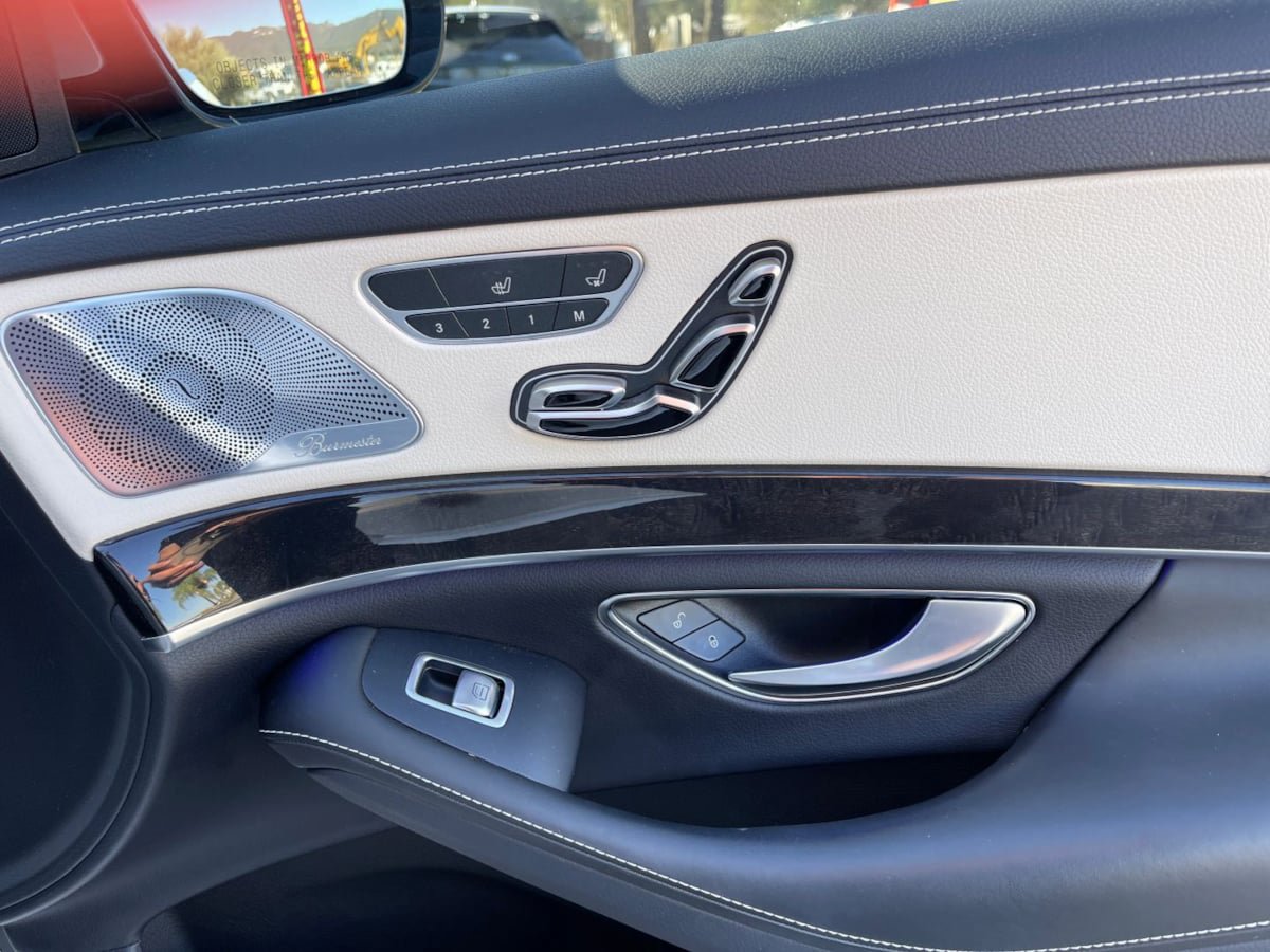 Used 2019 Mercedes-Benz S 560 Sedan image 32