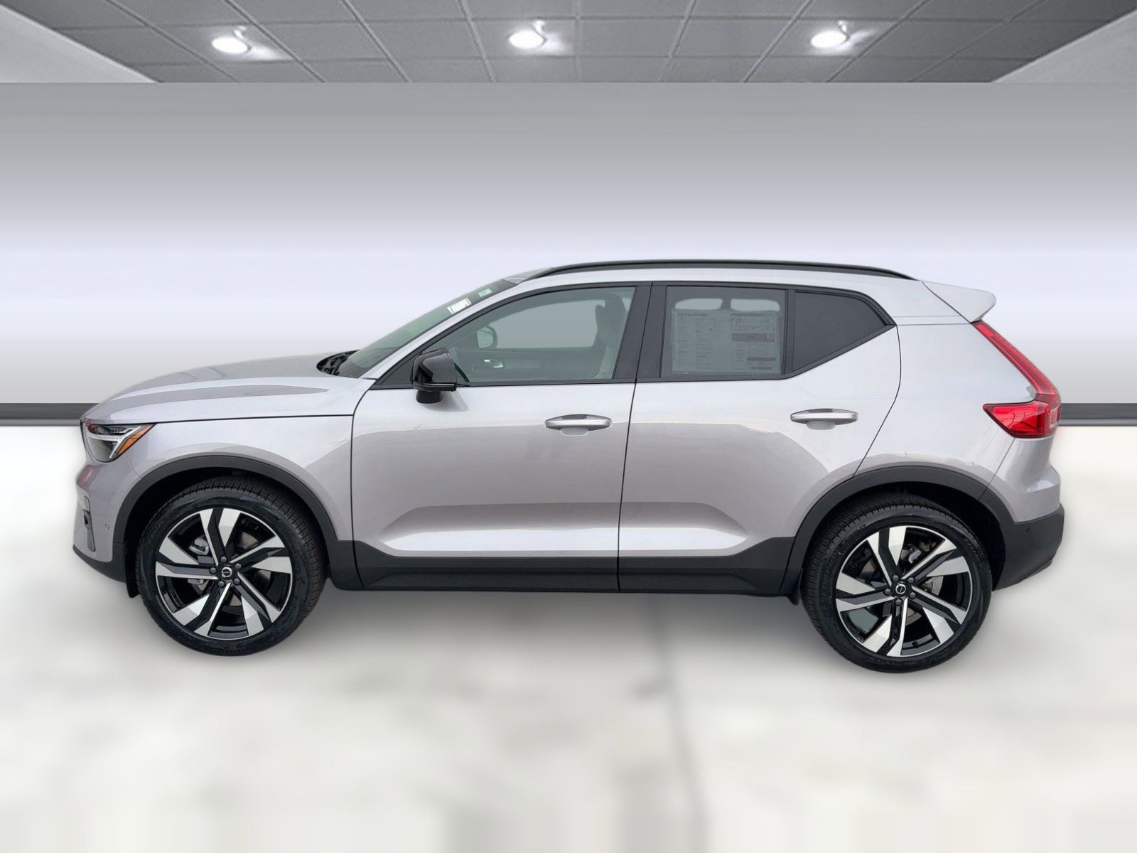 New 2026 Volvo XC40 B5 Ultra w/ Climate Package image 2