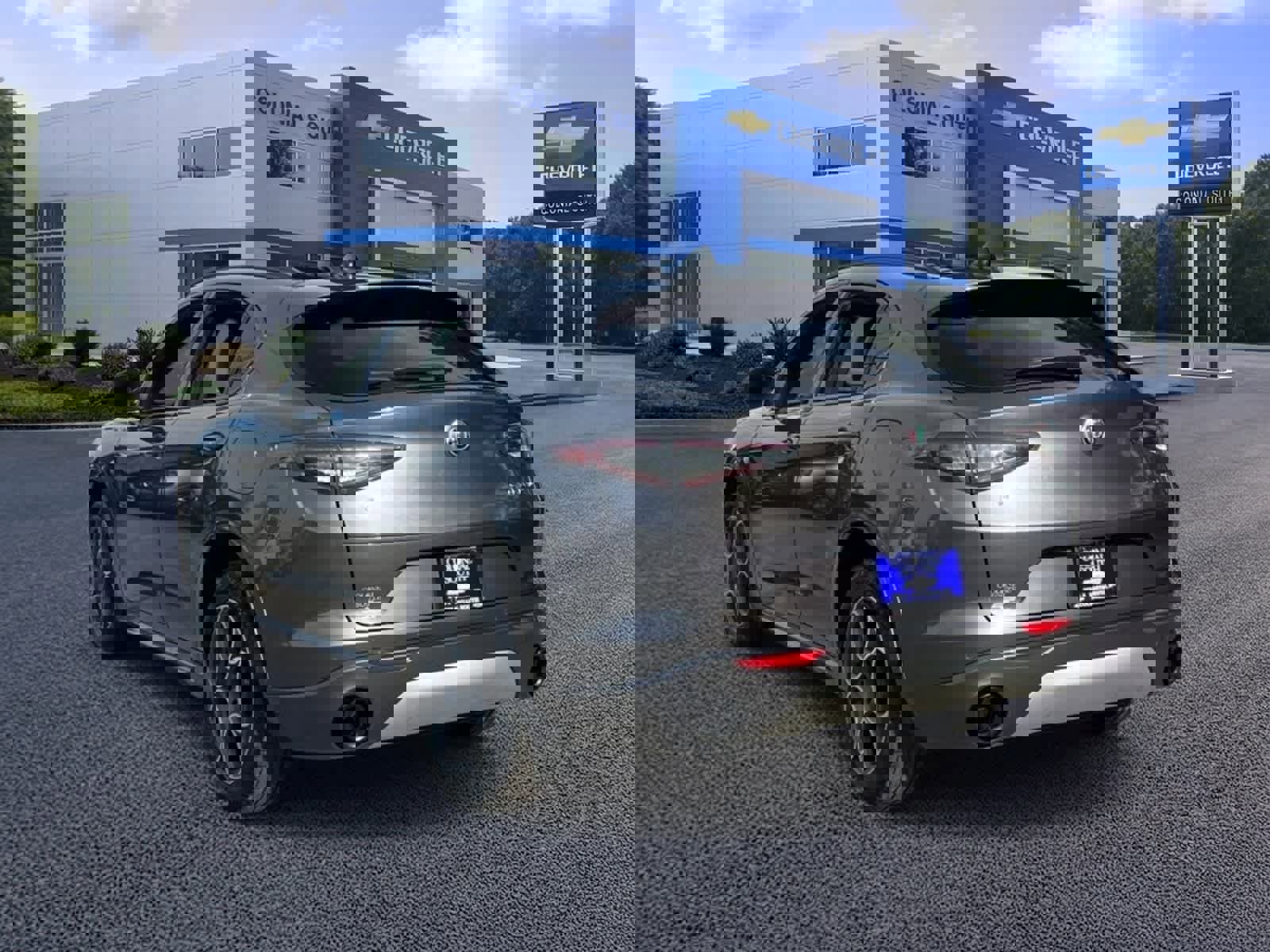 Used 2024 Alfa Romeo Stelvio Ti AWD/4WD image 4