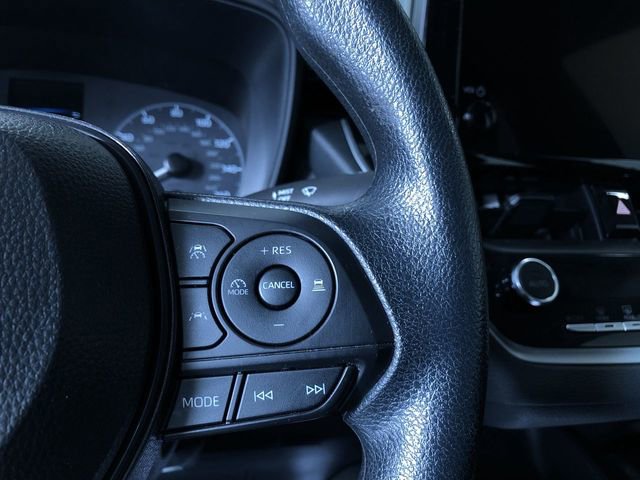 Used 2025 Toyota Corolla LE image 26