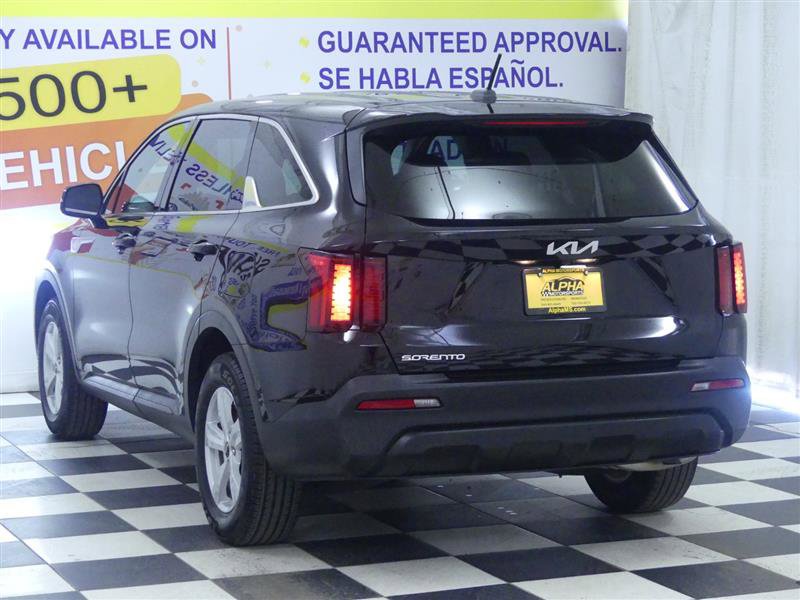 Used 2023 Kia Sorento LX image 6