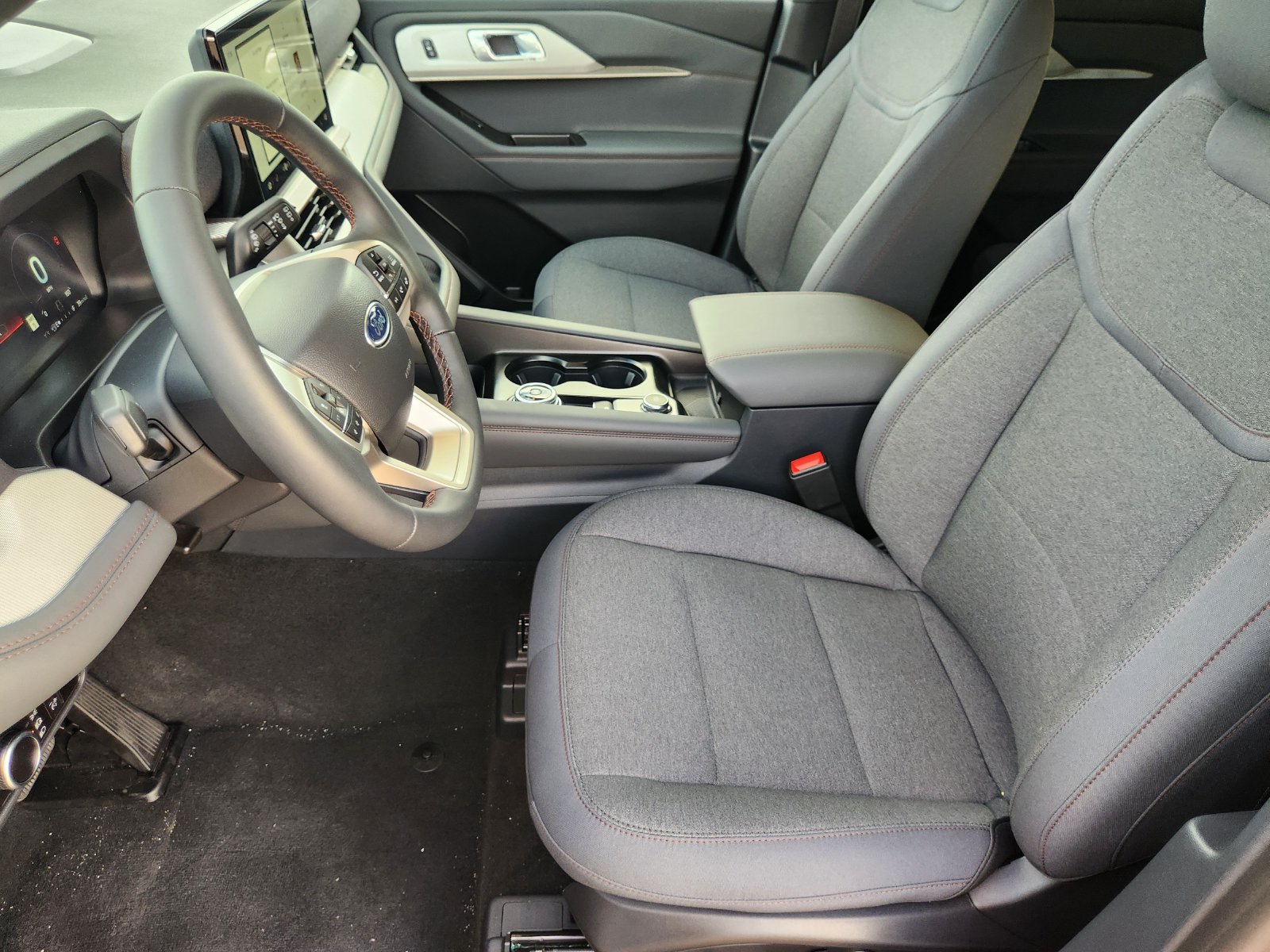 New 2027 Ford Explorer Active RWD image 13