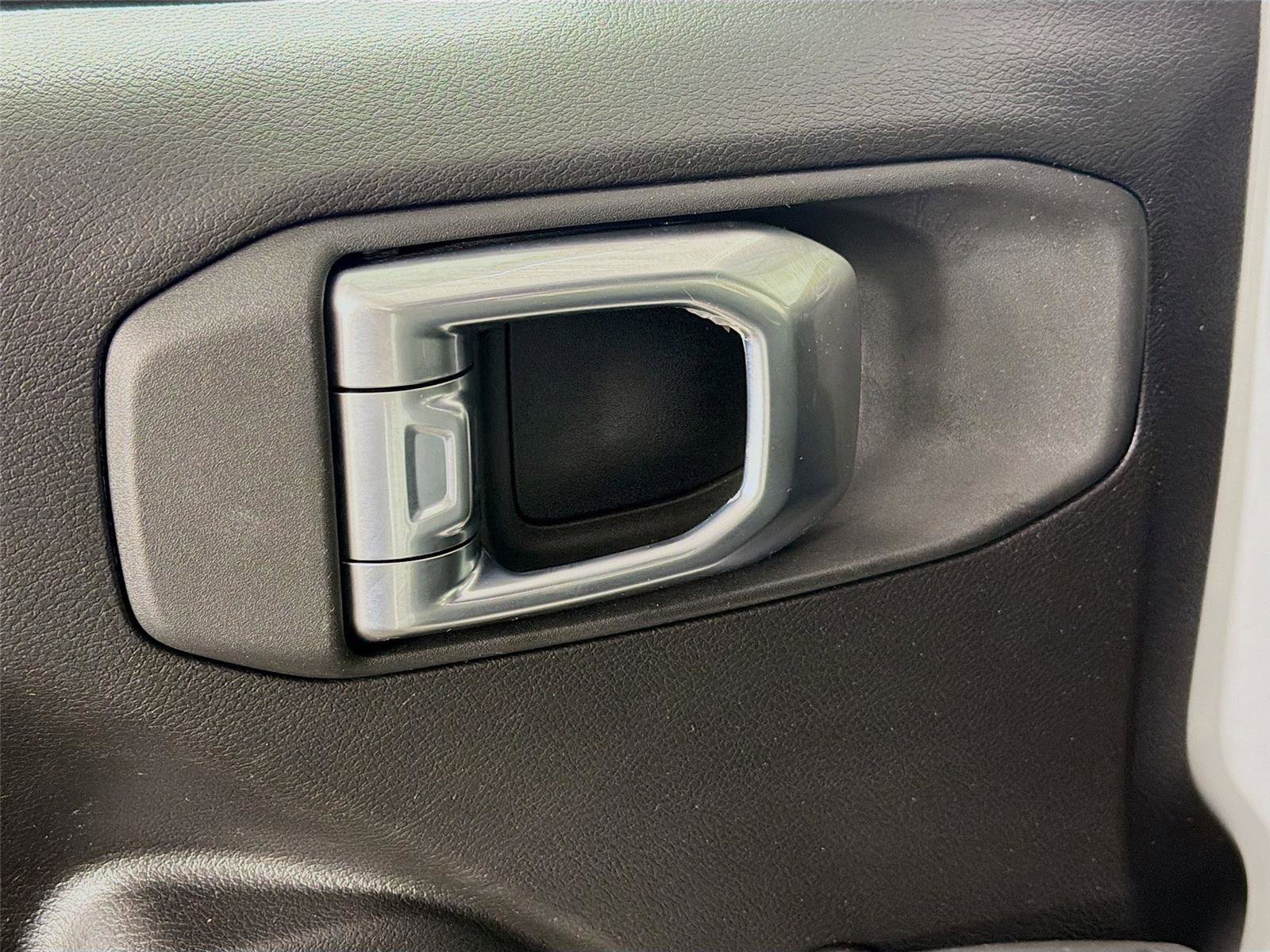 Used 2024 Jeep Gladiator Sport AWD/4WD image 18