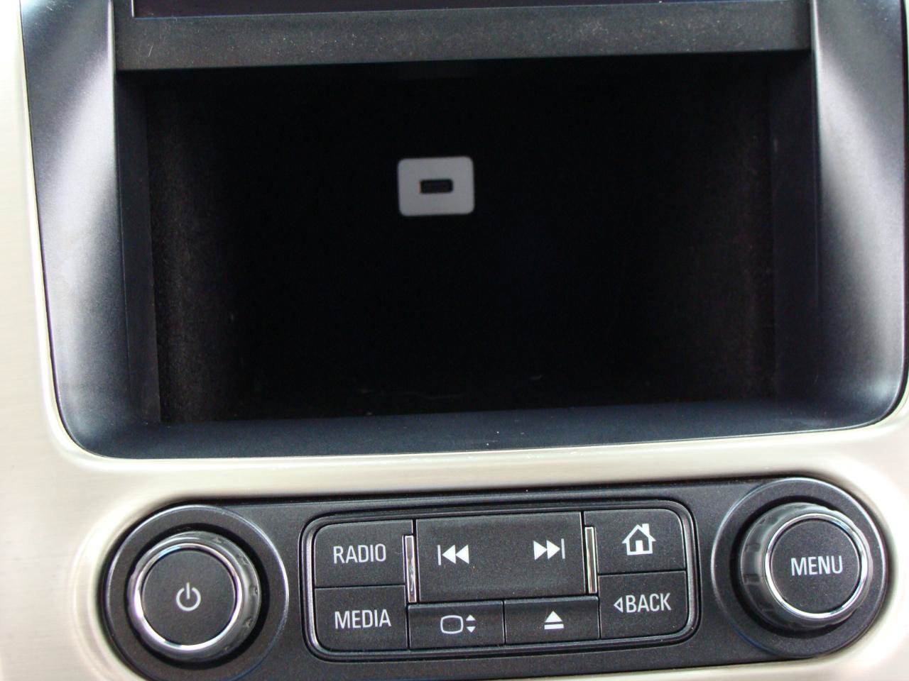 Used 2015 GMC Yukon XL Denali w/ Touring Package AWD/4WD image 23