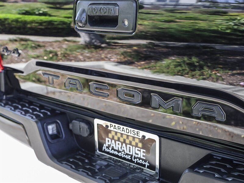 Used 2017 Toyota Tacoma TRD Sport w/ Tow Package (A/T) AWD/4WD image 16