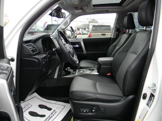Used 2023 Toyota 4Runner SR5 Premium w/ Moonroof Package AWD/4WD image 19