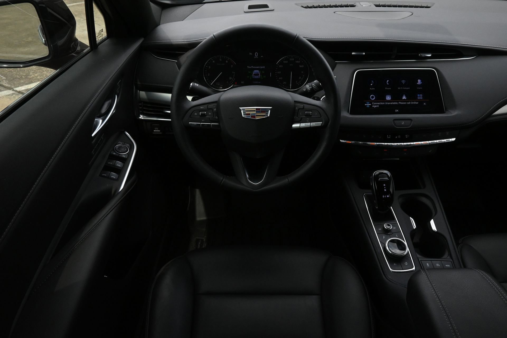 Used 2022 Cadillac XT4 Premium Luxury w/ Enhanced Visibility Package FWD image 9