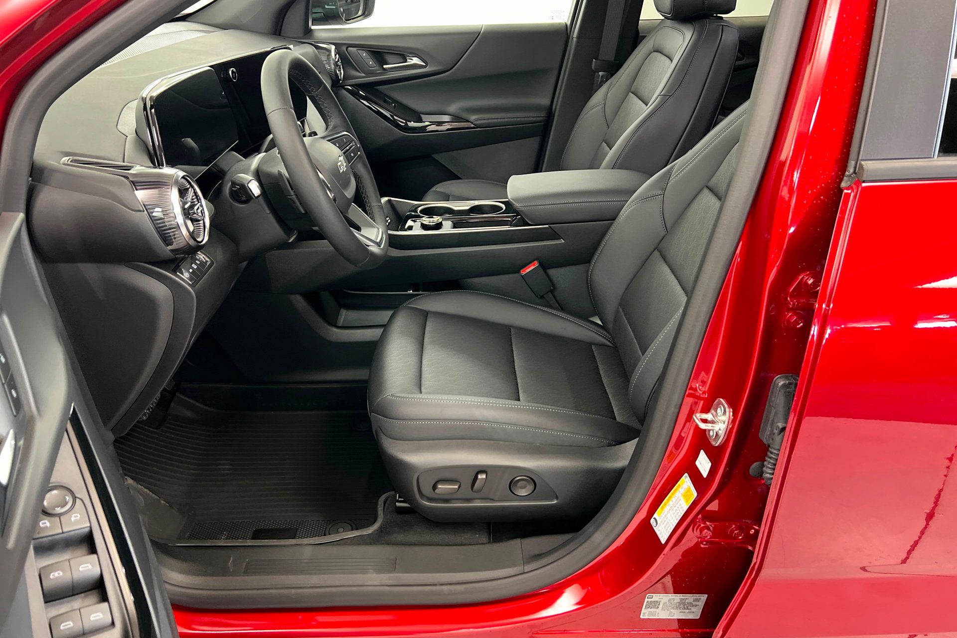 New 2026 Chevrolet Equinox LT w/ Convenience Package II AWD/4WD image 18