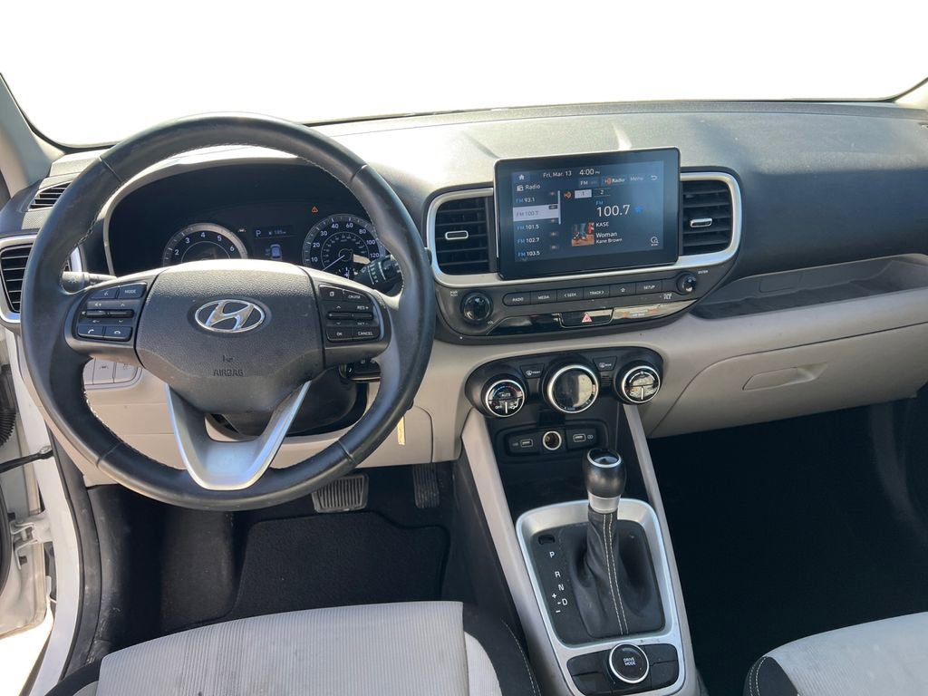 Used 2022 Hyundai Venue SEL image 10