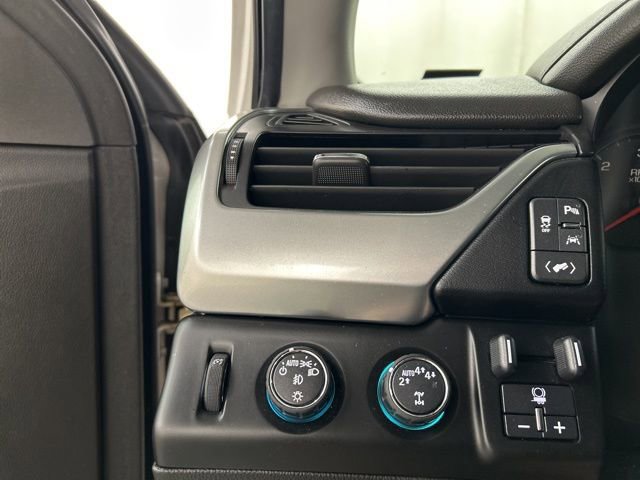 Used 2017 Chevrolet Tahoe LT w/ Luxury Package AWD/4WD image 9
