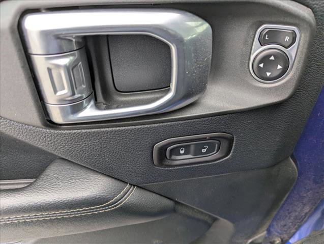 Used 2018 Jeep Wrangler Unlimited Sahara image 10