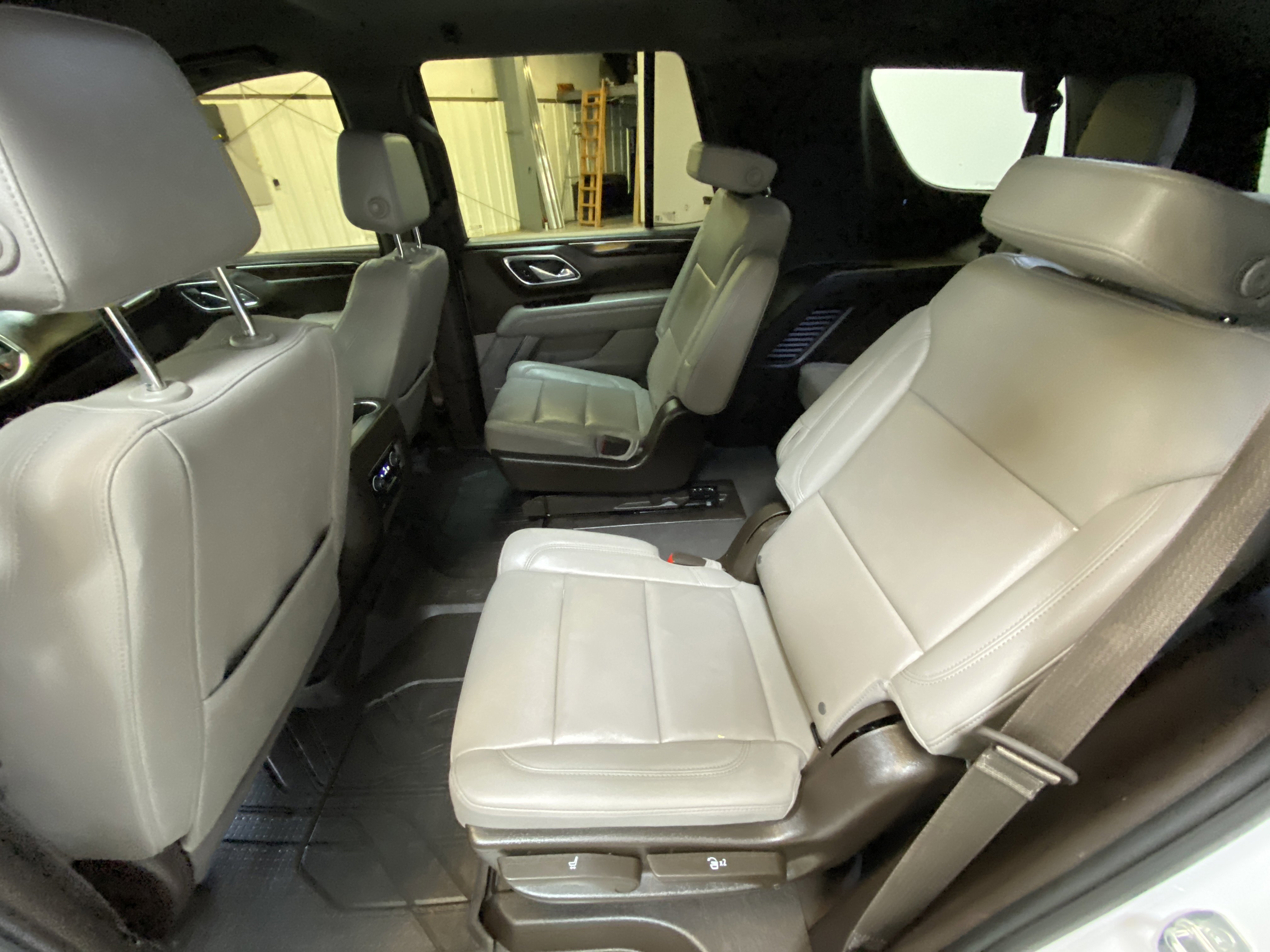 Used 2023 Chevrolet Tahoe Z71 w/ Z71 Off-Road Package image 24