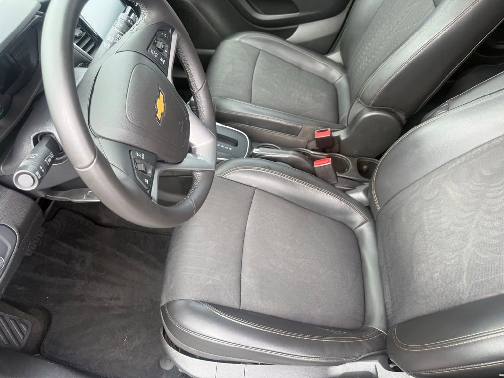 Used 2017 Chevrolet Trax LT w/ LT Convenience Package AWD/4WD image 13