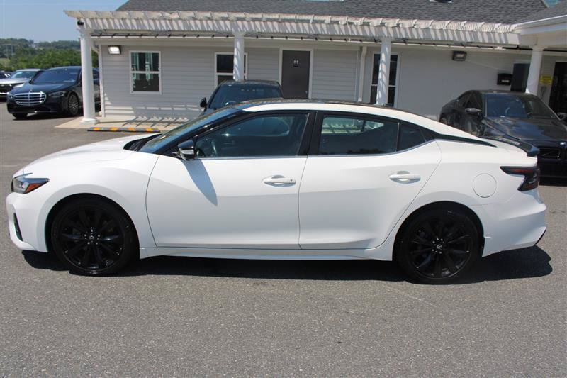 Used 2023 Nissan Maxima SR w/ Sport Mat Group FWD image 14