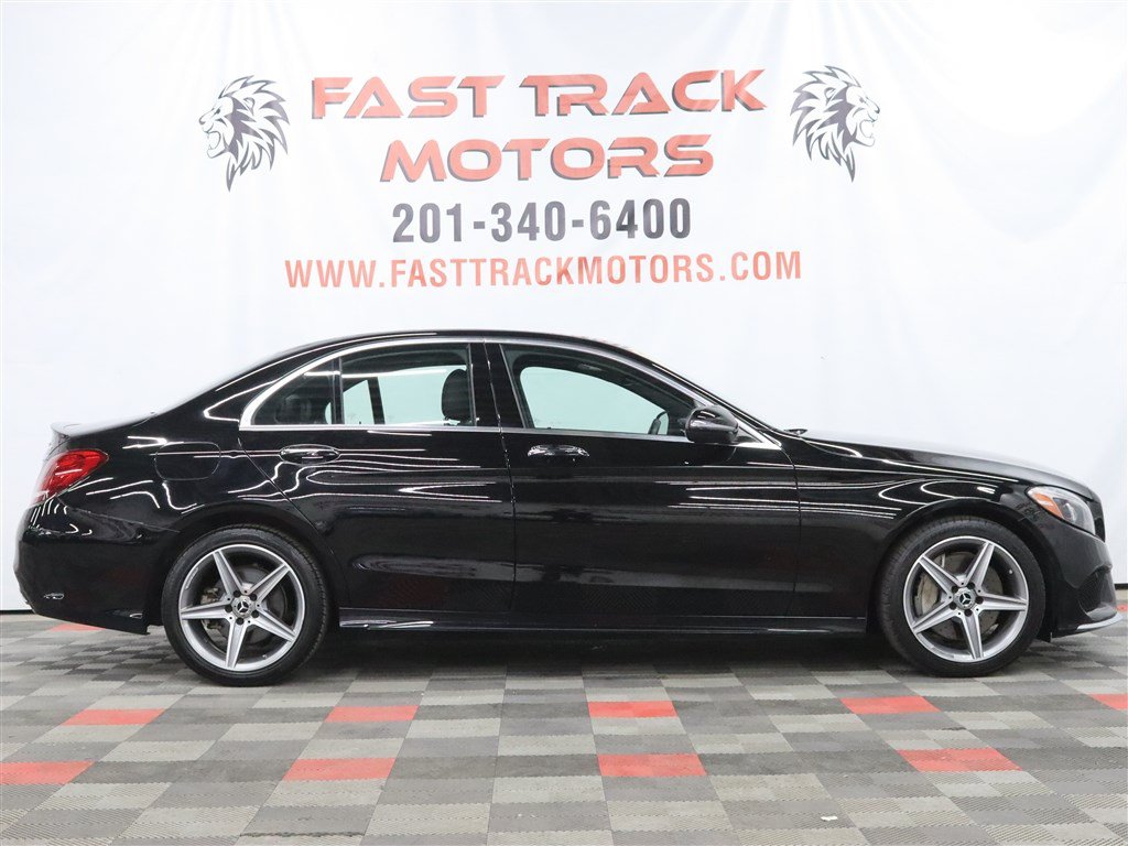Used 2018 Mercedes-Benz C 300 4MATIC Sedan image 4