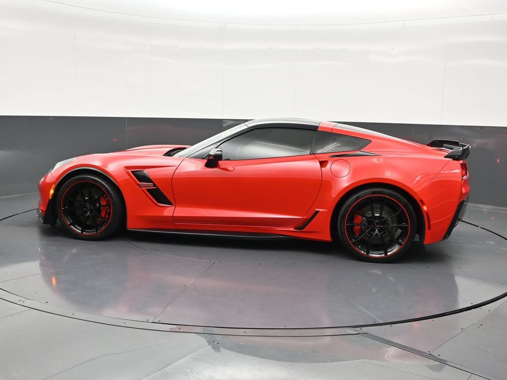 Used 2018 Chevrolet Corvette Grand Sport RWD image 2