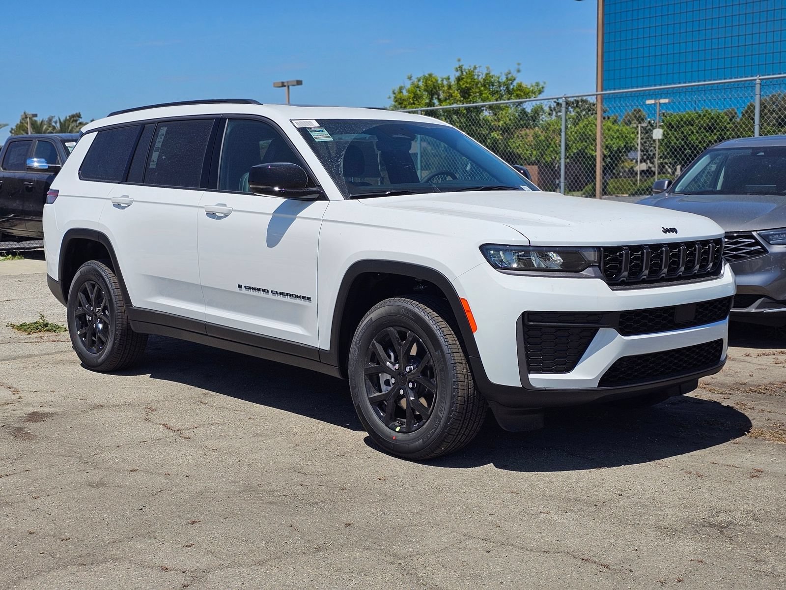 New 2026 Jeep Grand Cherokee L Altitude RWD image 3