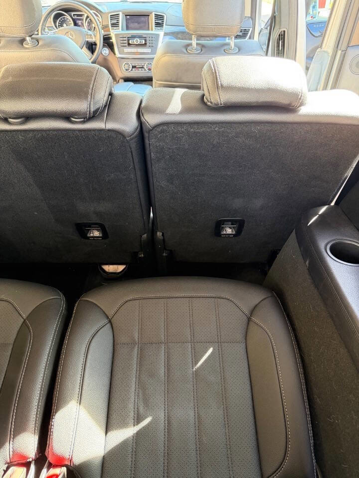 Used 2016 Mercedes-Benz GL 450 4MATIC w/ Premium I Package image 45