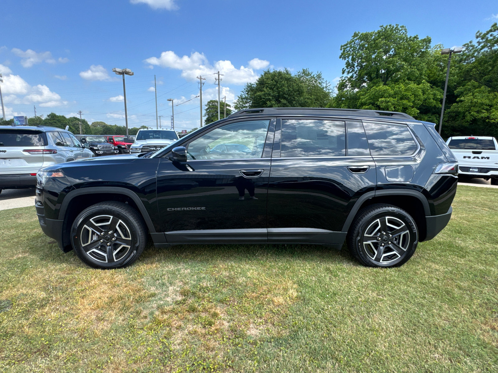 New 2026 Jeep Cherokee Limited AWD/4WD image 8