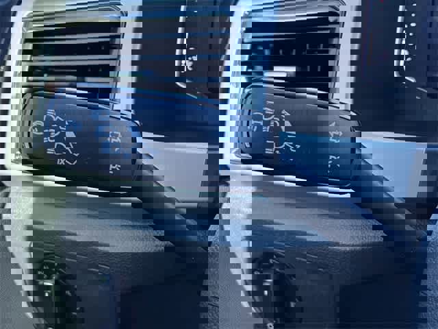 Used 2023 Volkswagen Atlas Cross Sport SEL R-Line image 29