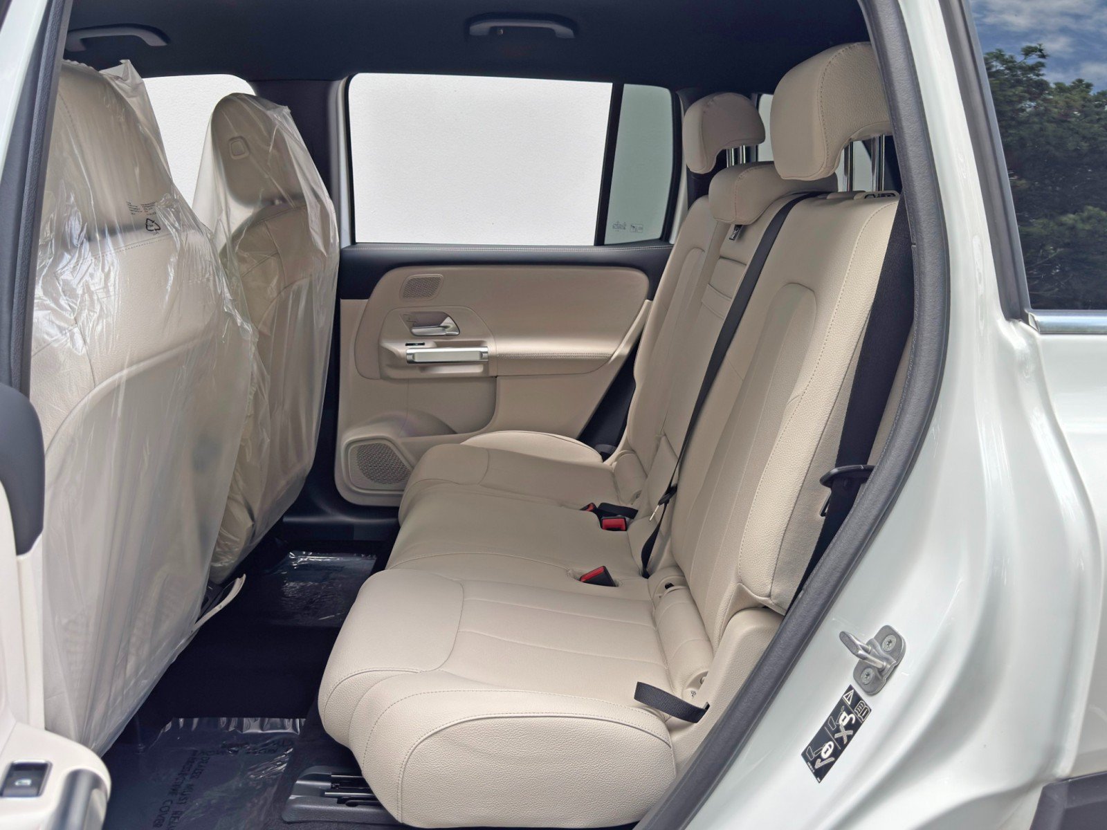Used 2025 Mercedes-Benz GLB 250 image 41