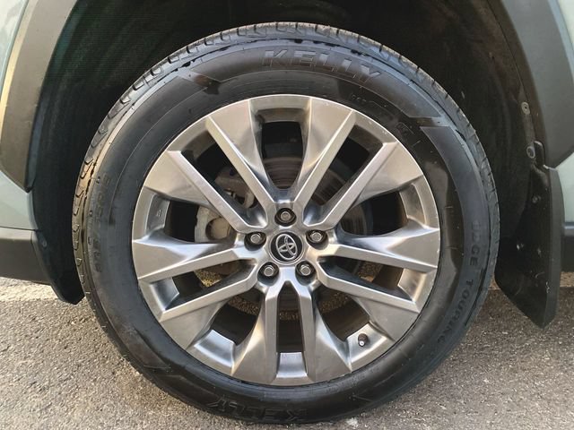 Used 2020 Toyota RAV4 XLE Premium AWD/4WD image 32