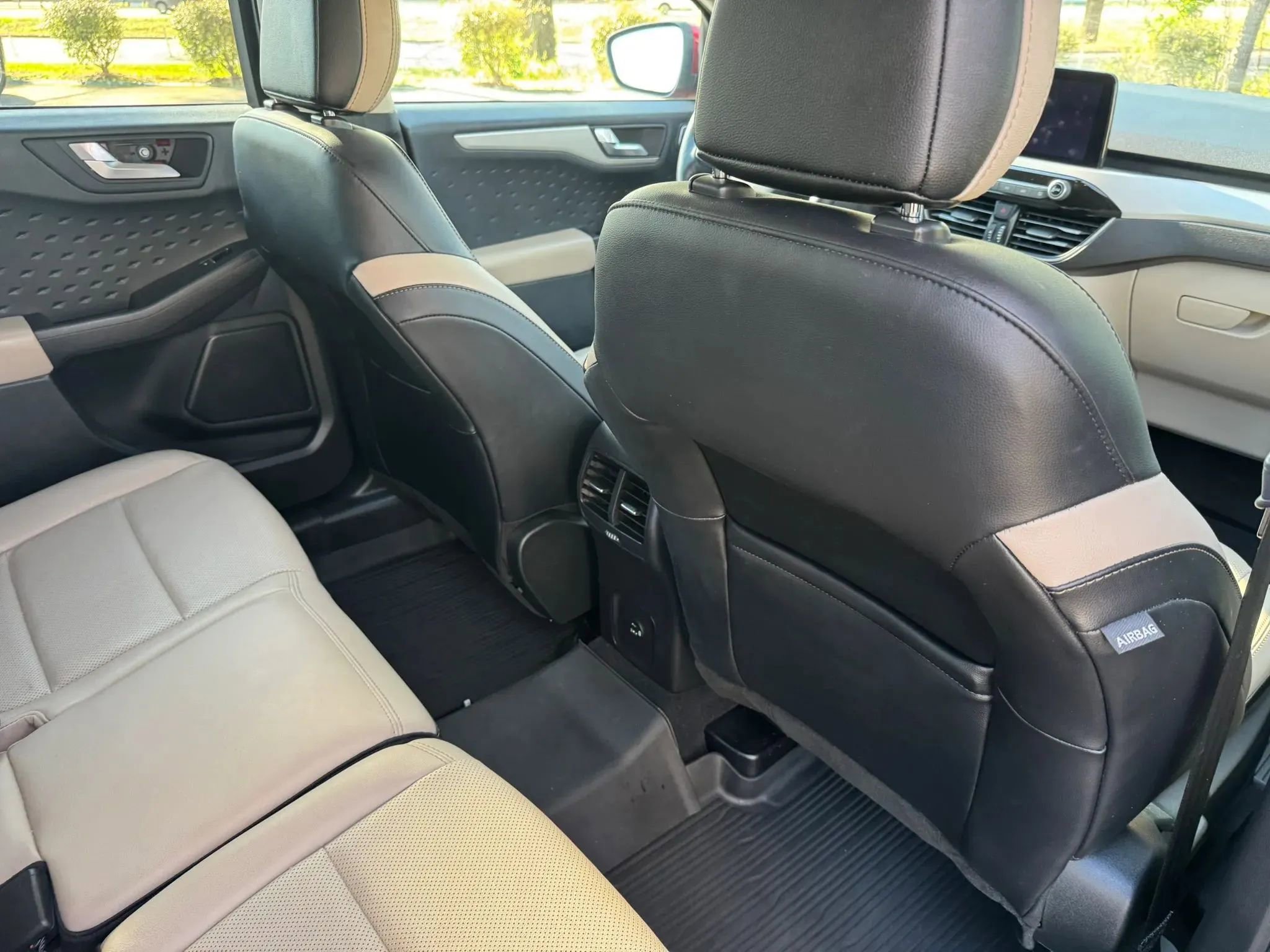 Used 2020 Ford Escape SEL image 23