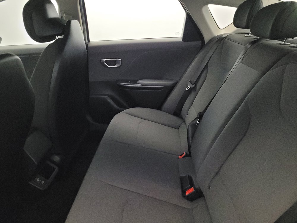 Used 2025 Kia K4 FWD image 18