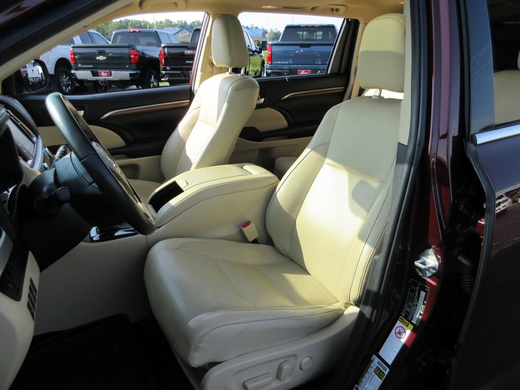 Used 2019 Toyota Highlander Limited AWD/4WD image 21