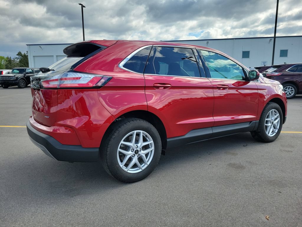 Used 2024 Ford Edge SEL w/ Convenience Package AWD/4WD image 4