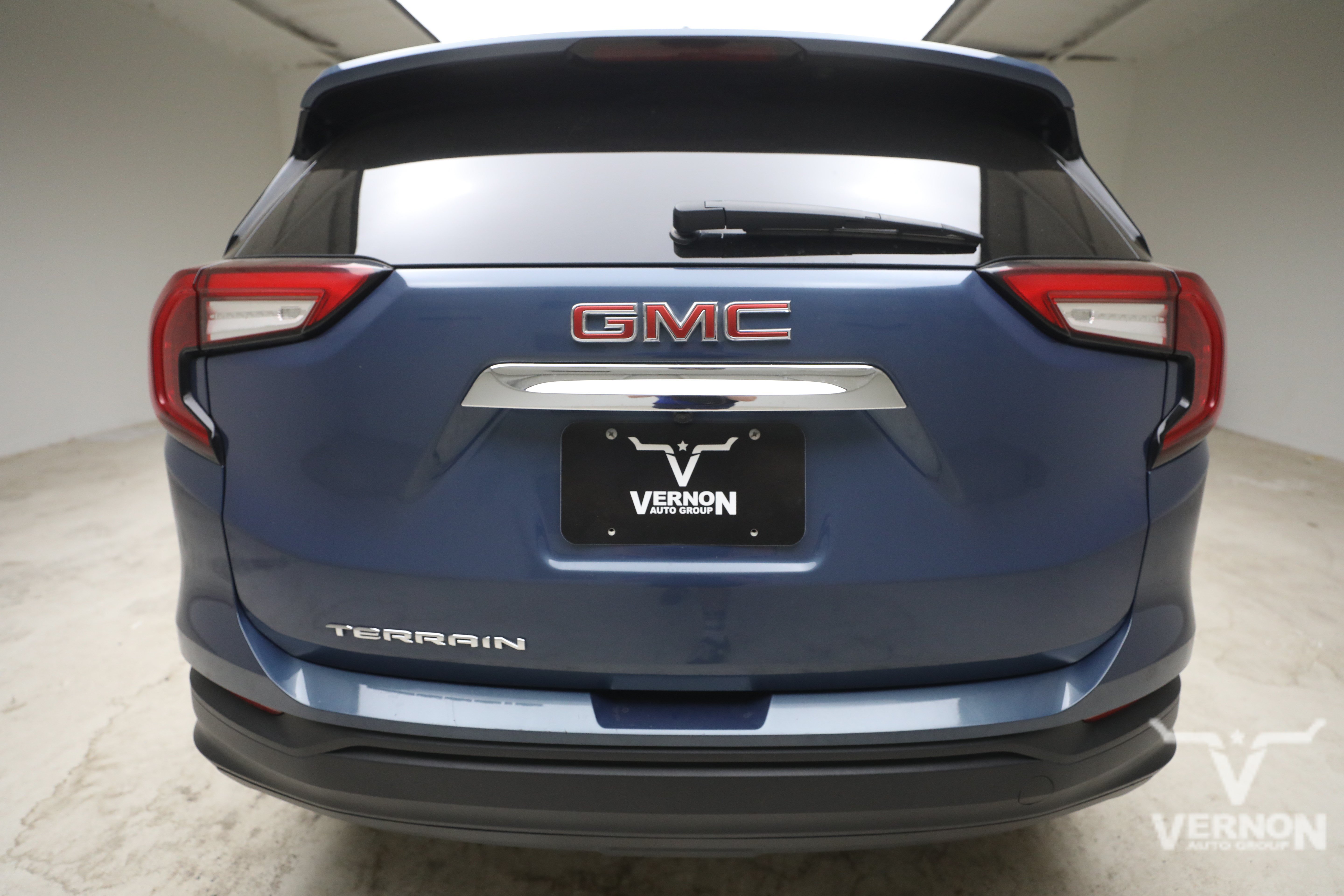 Used 2024 GMC Terrain SLE FWD image 3