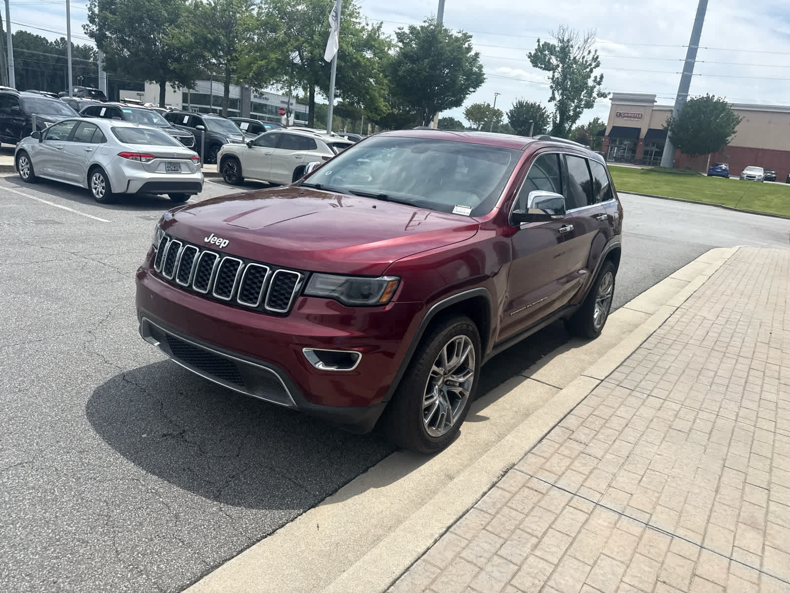 Used 2017 Jeep Grand Cherokee Limited w/ Luxury Group II RWD image 4