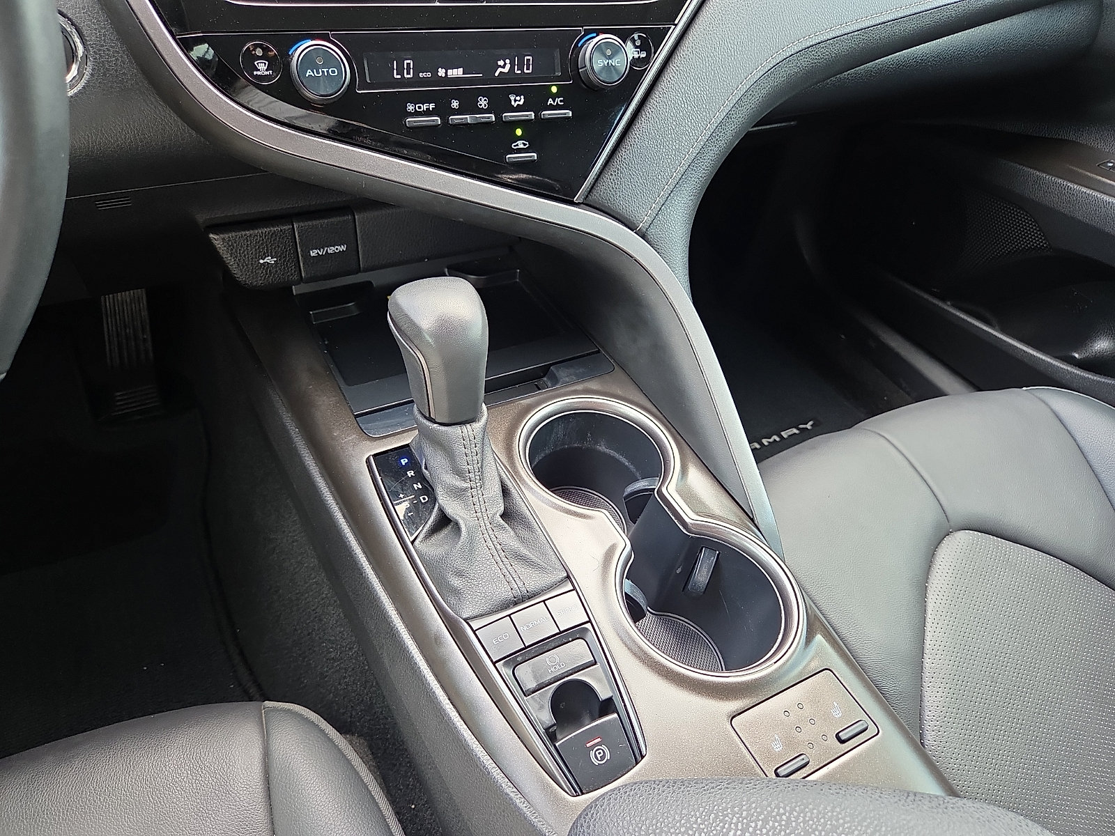Used 2024 Toyota Camry XSE FWD image 25