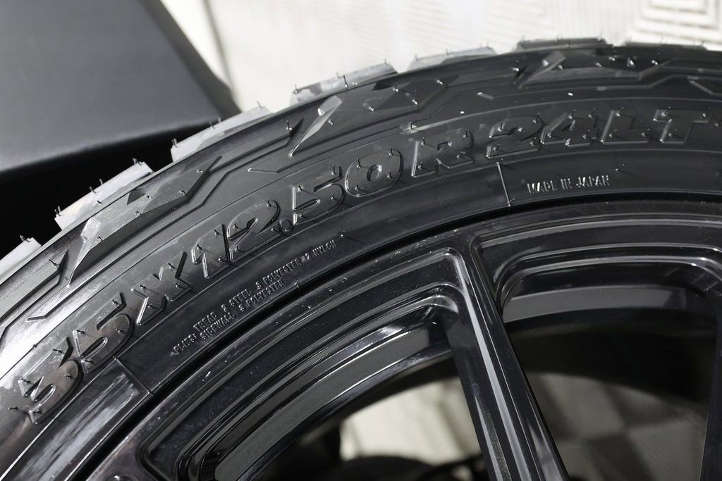 Used 2026 GMC Yukon XL AT4 Ultimate w/ LPO, Floor Liner Package image 55