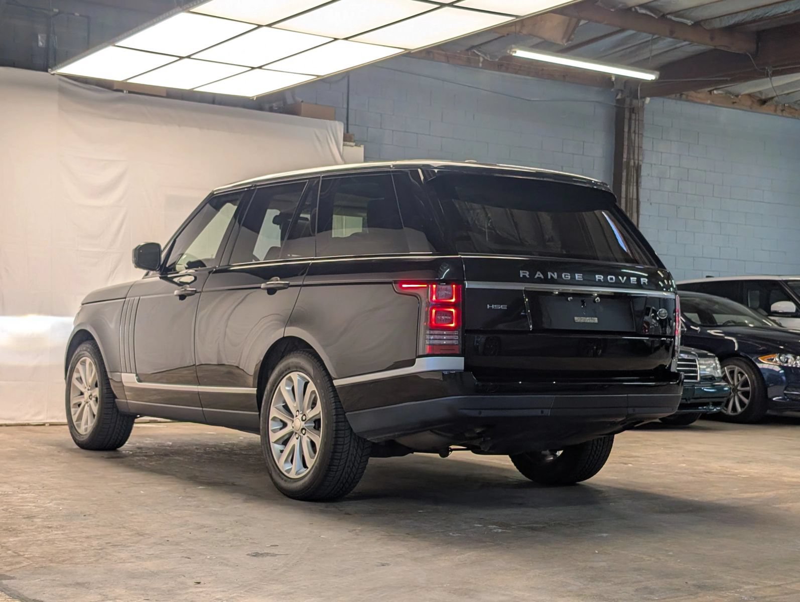 Used 2014 Land Rover Range Rover HSE AWD/4WD image 5