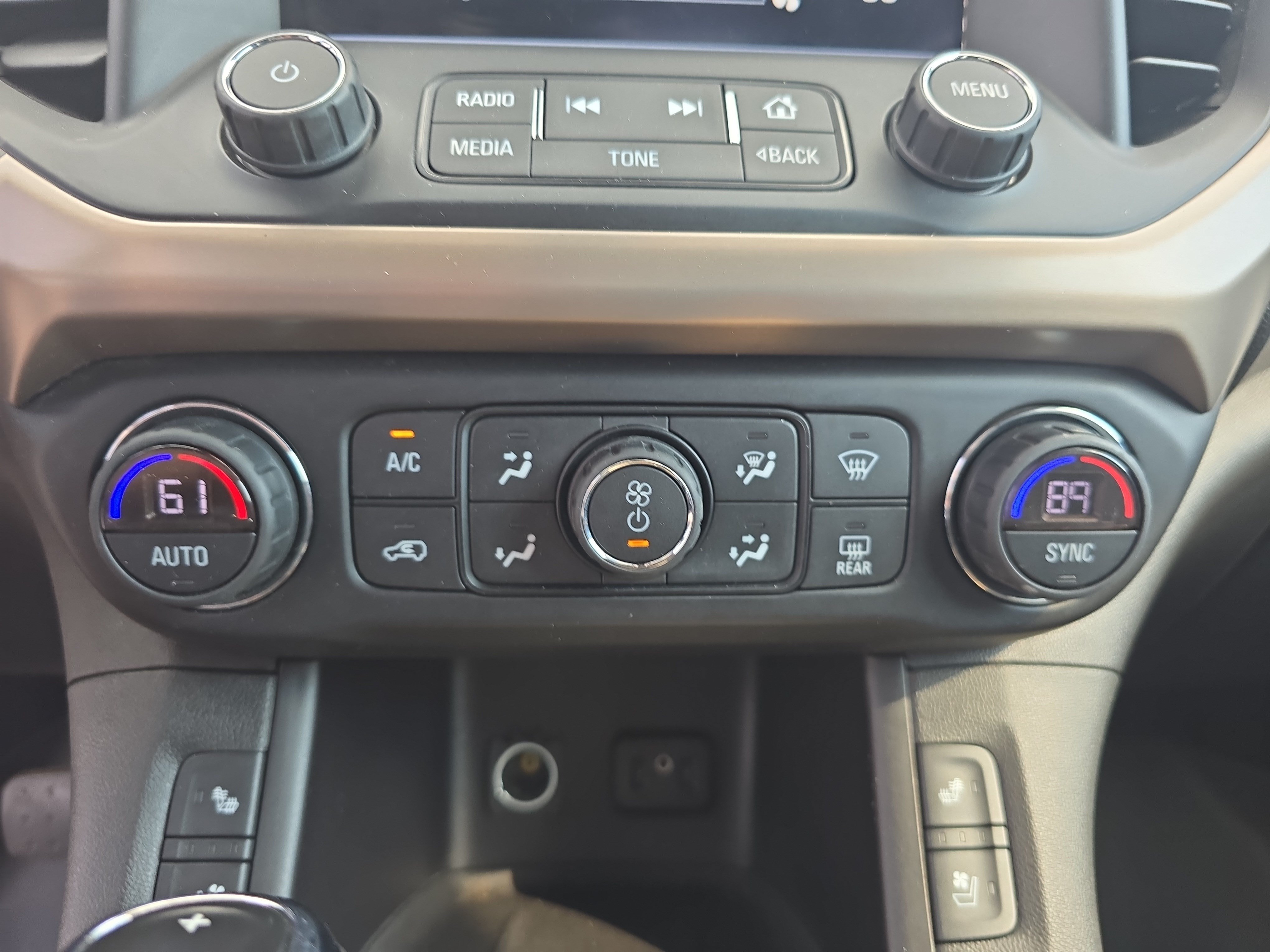 Used 2017 GMC Acadia Denali w/ Technology Package FWD image 21